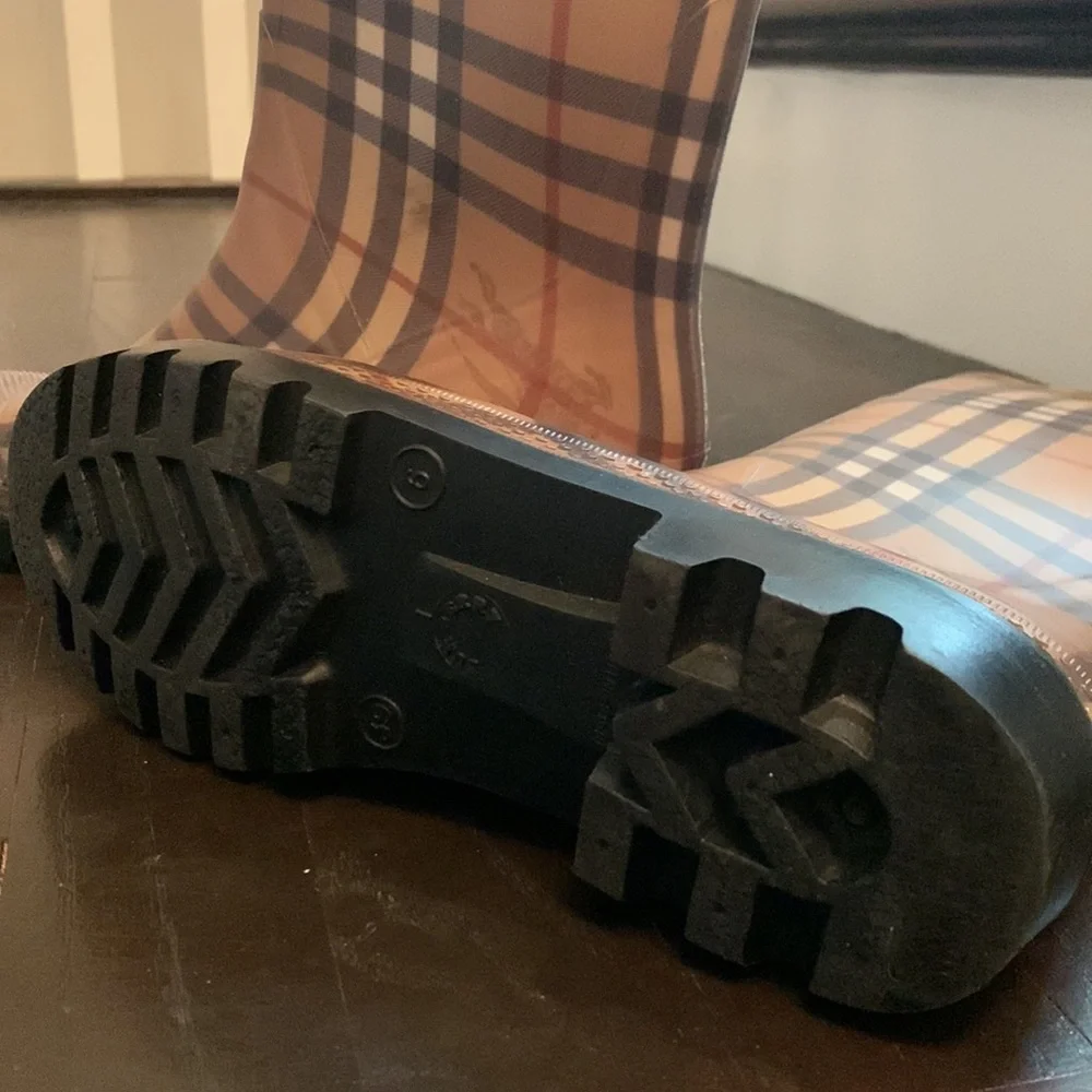 BURBERRY TALL PLAID CHECK RAINBOOTS - Picture 2 of 3